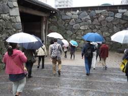 美術展の帰りには福岡城跡に行きました