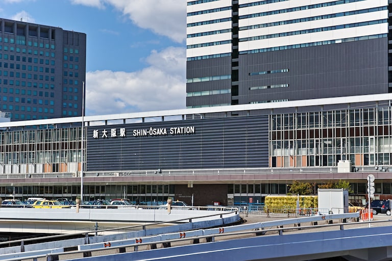 新大阪駅周辺で生活支援員として働きたい！求人情報や必要な資格を徹底解説